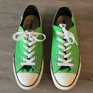 Lime green low top converse